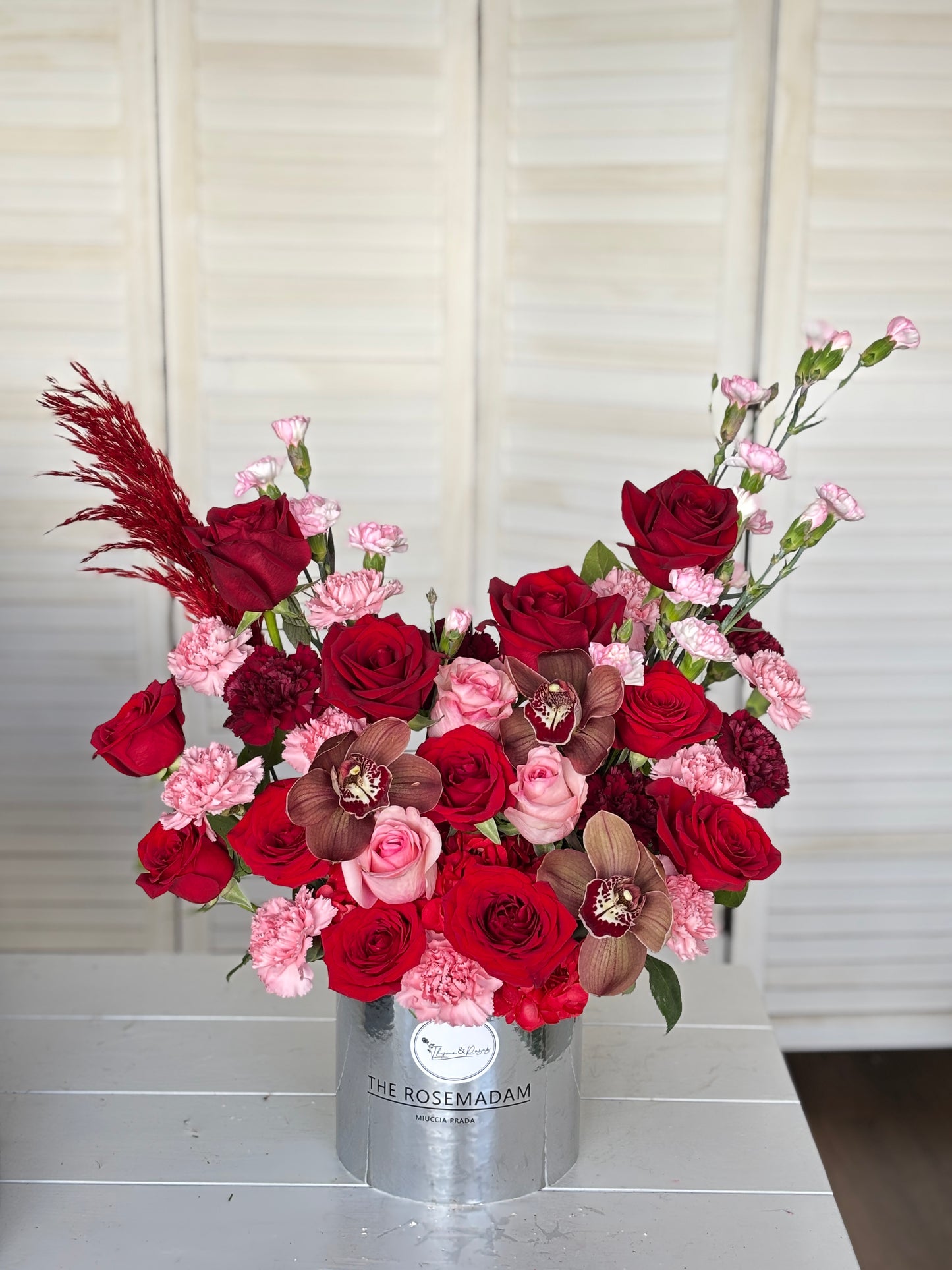 Roses Mix Hug Bucket