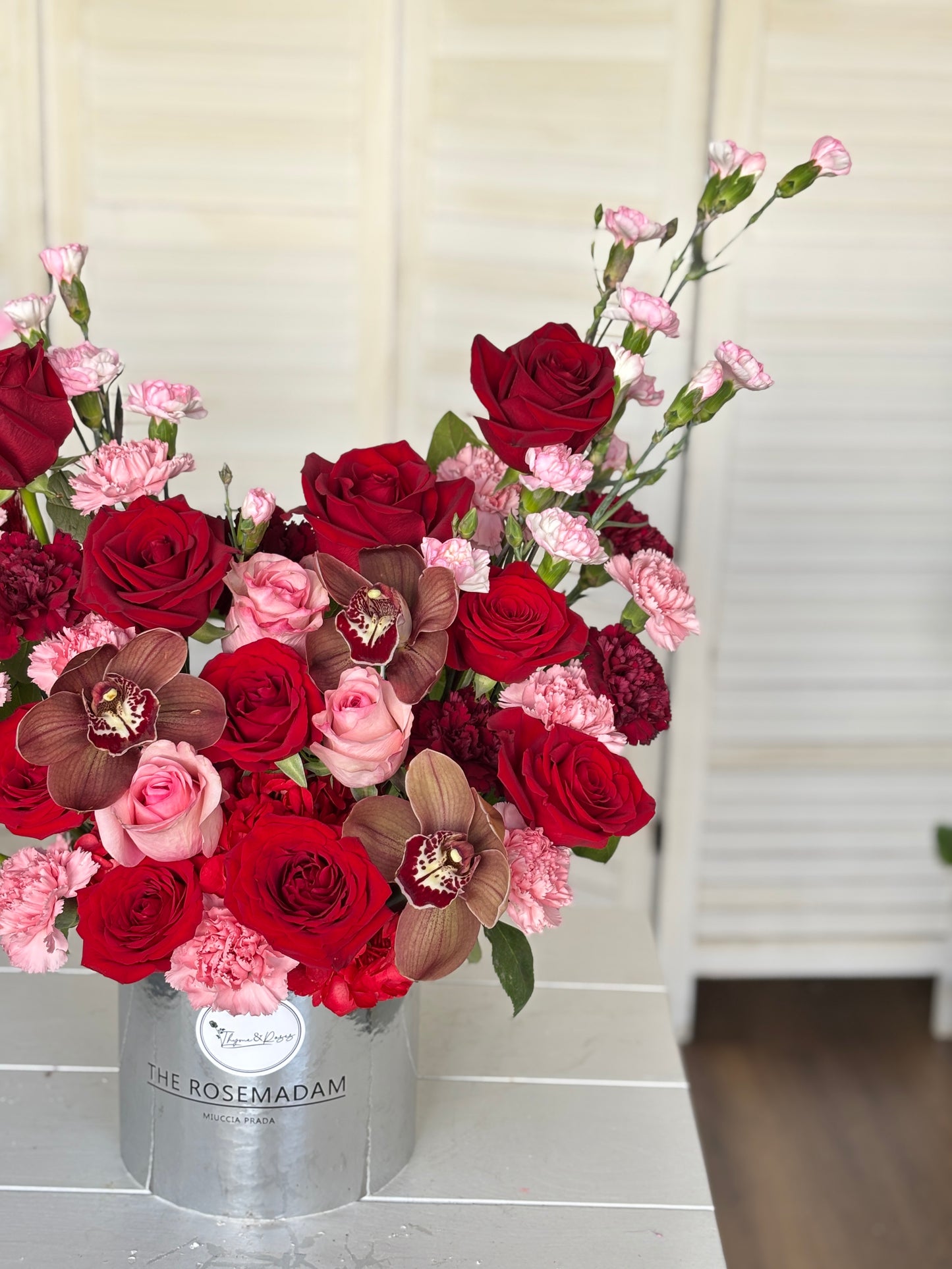 Roses Mix Hug Bucket
