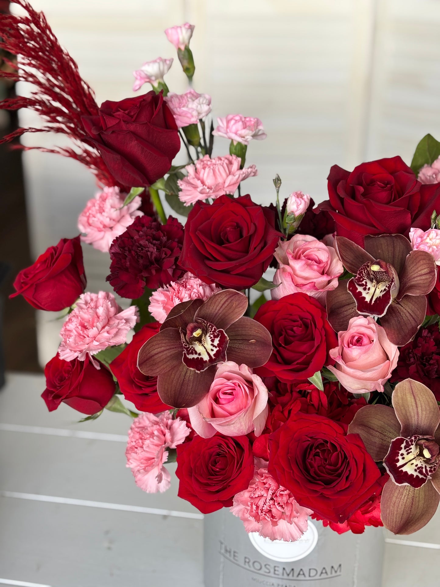 Roses Mix Hug Bucket