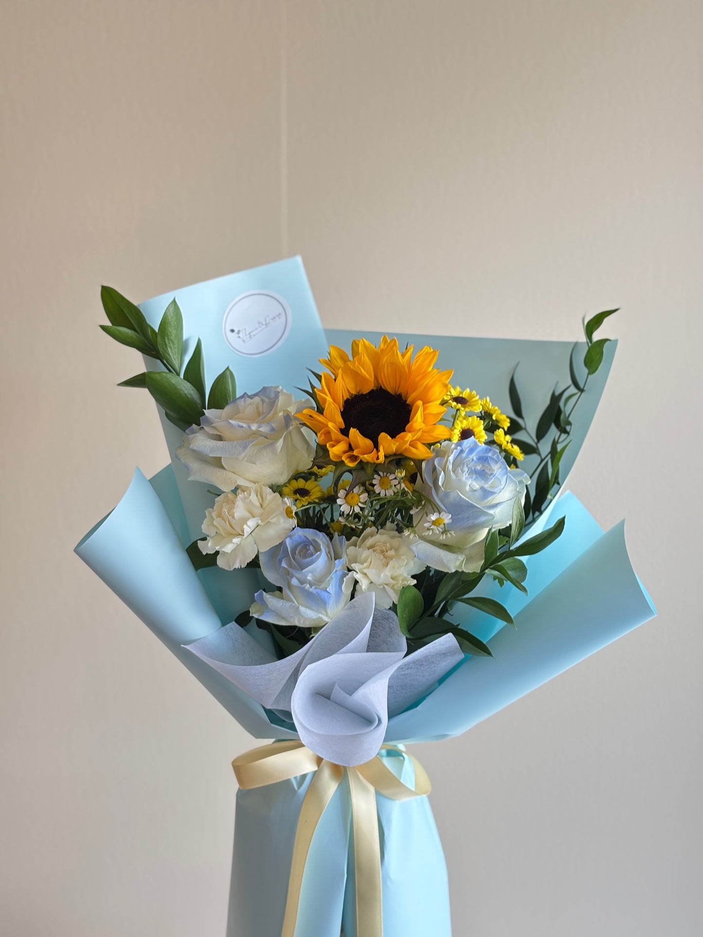 Sunflower blue mixed bouquet