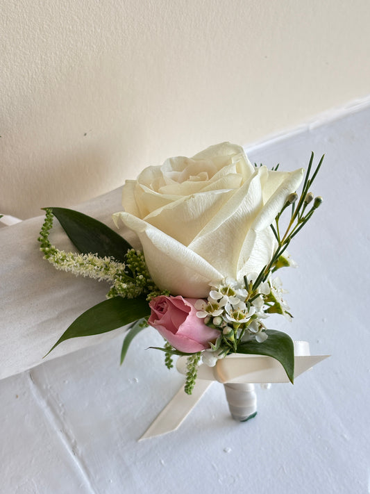 Fresh Flower Boutonnières- White Rose