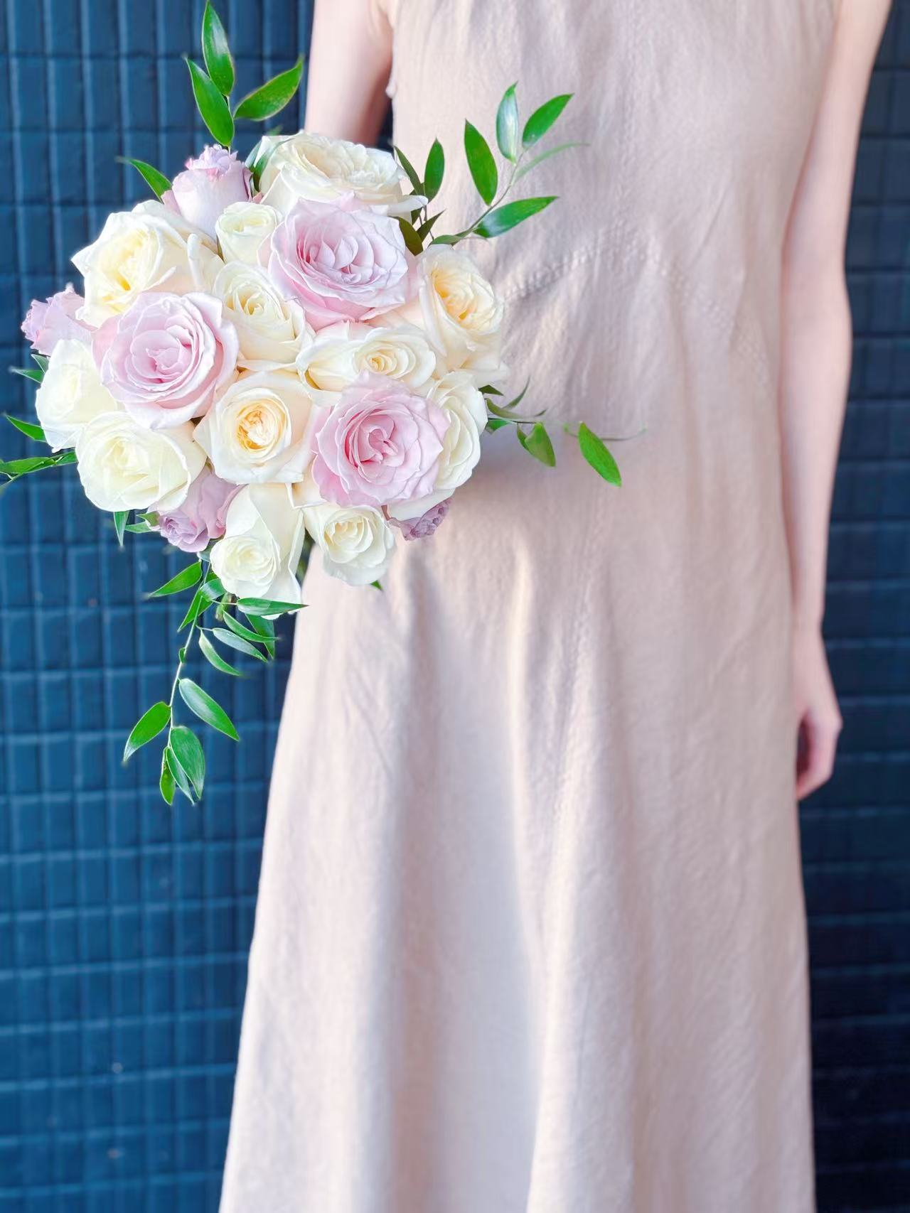 Round Bridal Bouquet-Mixed roses