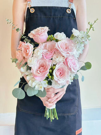 Front-facing Bridal Bouquet-Pink roses
