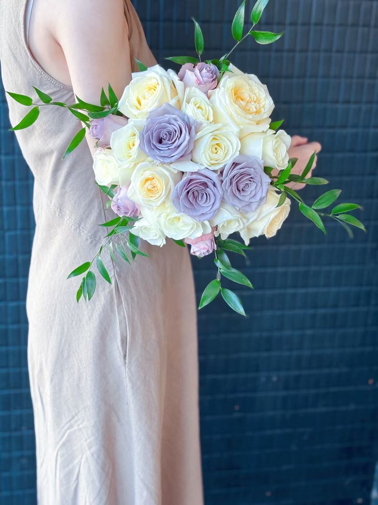 Round Bridal Bouquet-Mixed roses