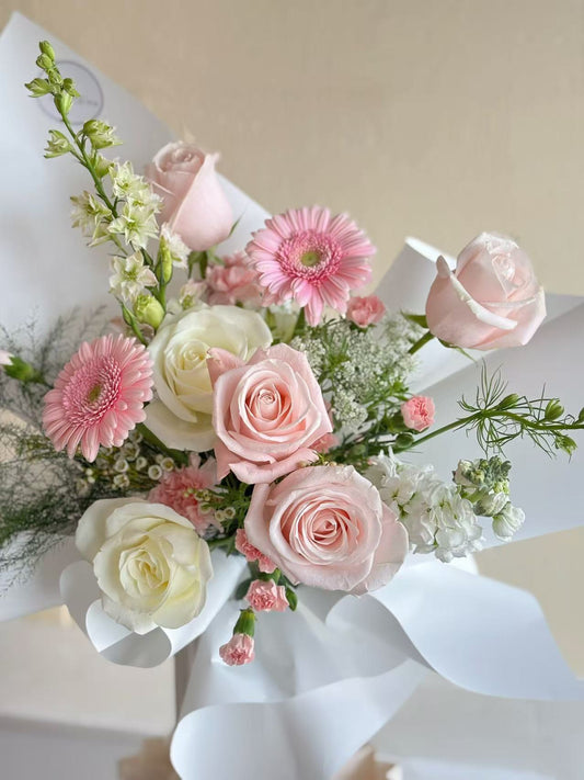 Elegant pink & white roses mixed bouquet