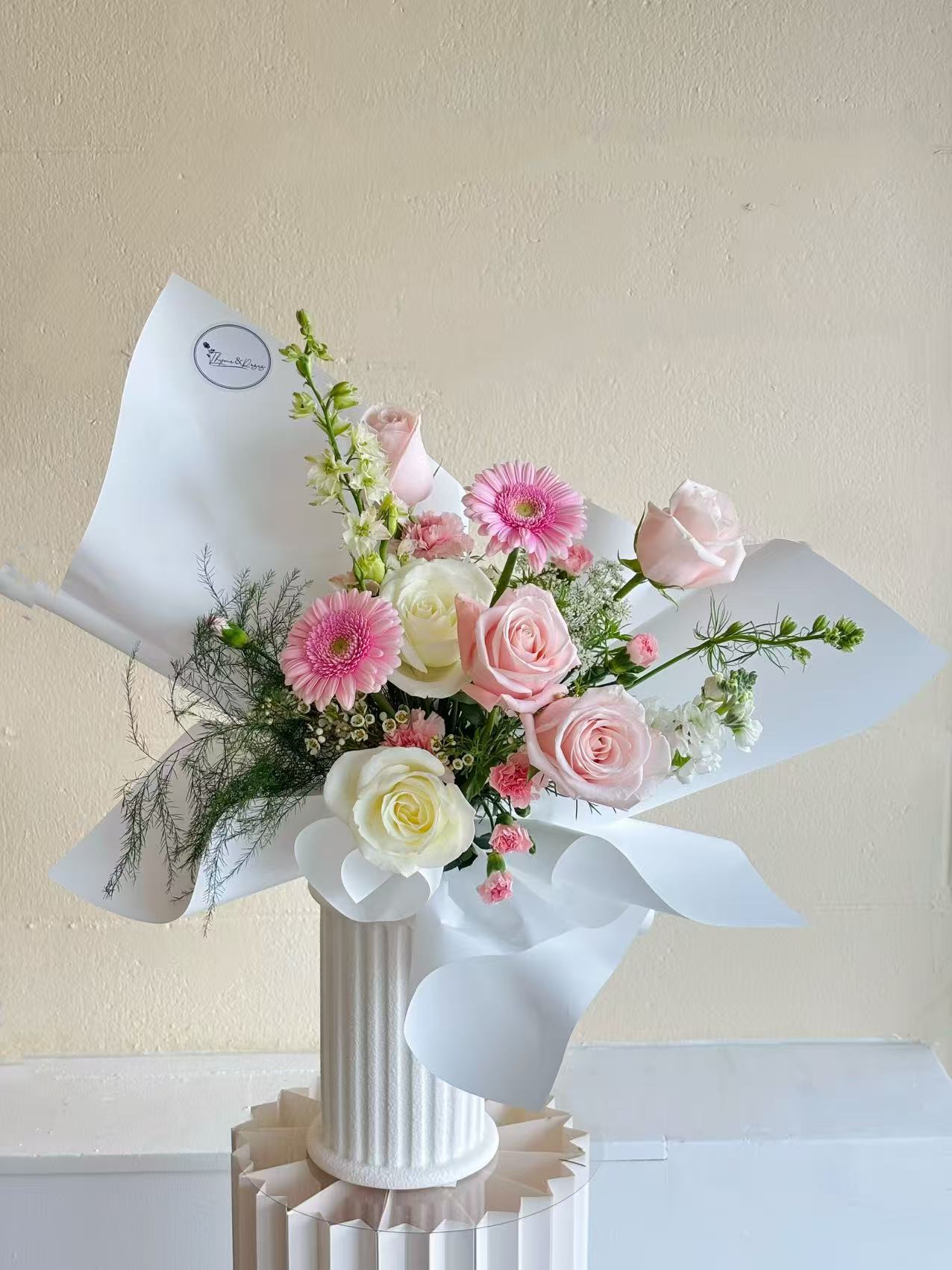 Elegant pink & white roses mixed bouquet