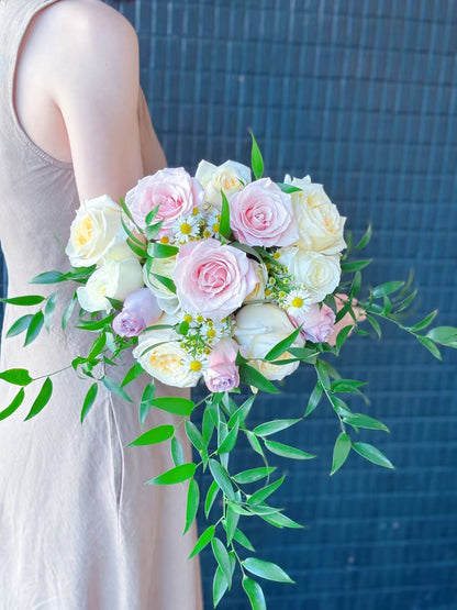 Trailing  Bridal Bouquet-Mixed roses